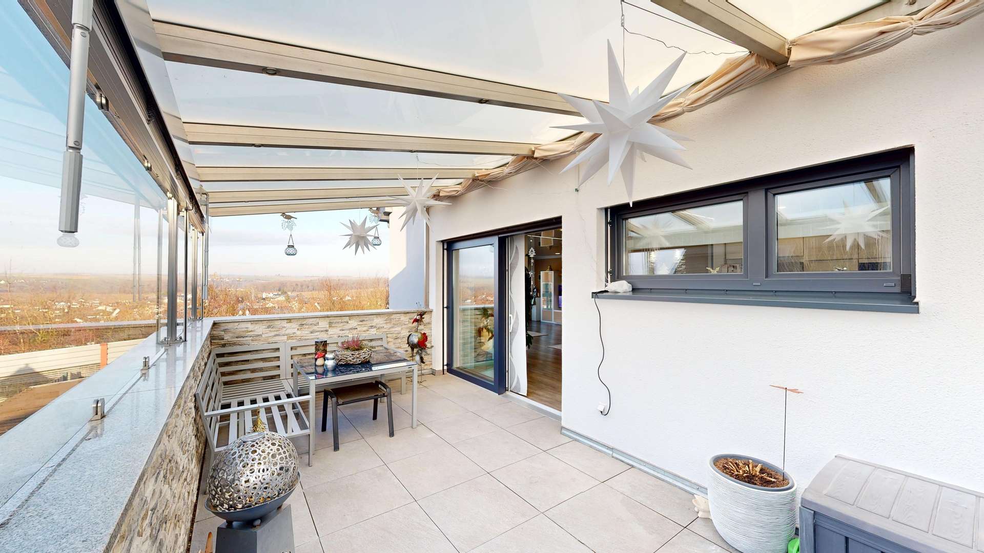 Terasse mit Glaspergola - EG