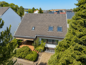 Luftaufnahme – Straßenseite